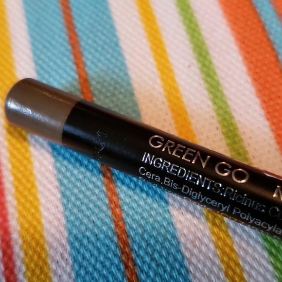 🌺 Eyeliner - Picture 4 of 5